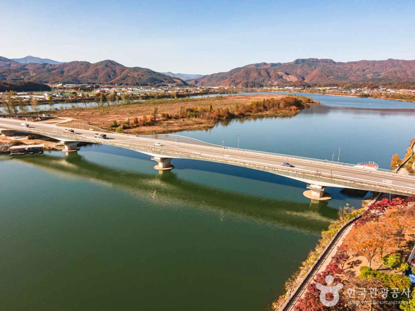 Chuncheon Uiamho Lakeside Bike Path